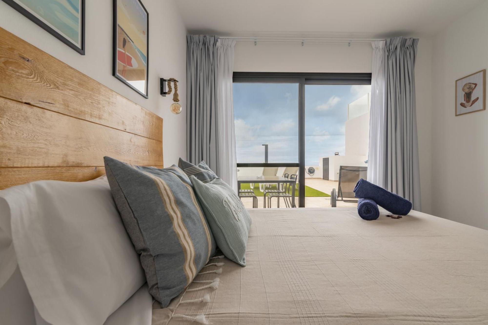 Апартаменты Seascape Heated Pool, Air-Con, View, Adult Only Коральео Экстерьер фото