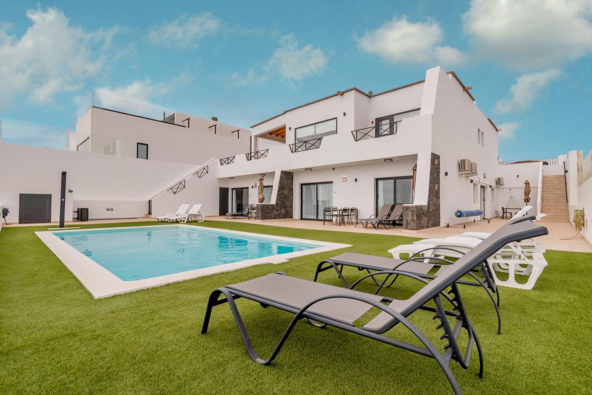 Апартаменты Seascape Heated Pool, Air-Con, View, Adult Only Коральео Экстерьер фото